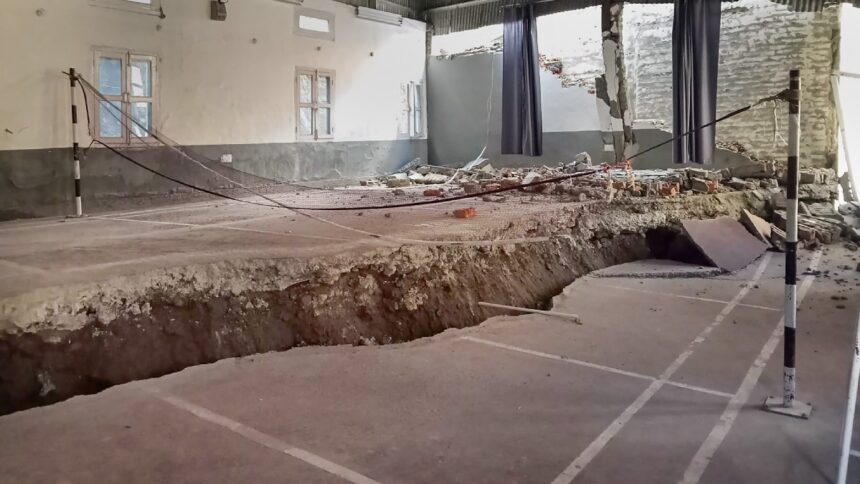 joshimath sinking 30000 people in danger zone red marking on 600 houses only 86 could be vacated । जोशीमठ संकट: डेंजर जोन में 30,000 लोग, 600 घरों पर रेड मार्किंग, केवल 86 हो पाए खाली