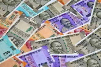 बैंक में खाताधारक की जेब से उड़ा दिए 32 हजार, सीसीटीवी कैमरे में कैद हुई वारदात